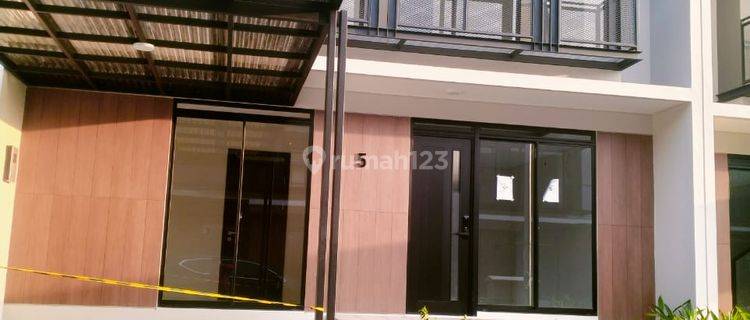 Rumah Baru Modern Minimalis di Tarubhawana Kota Baru Parahyangan 1