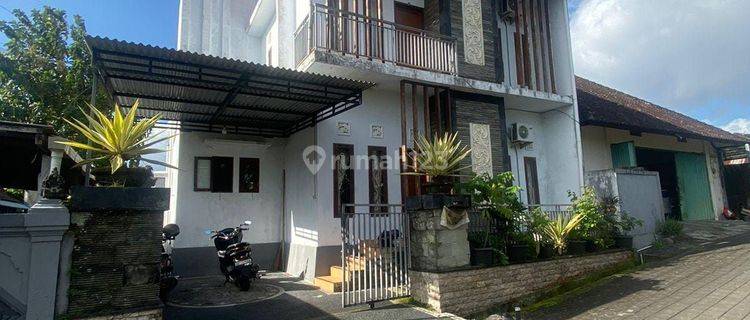 House on Jalan cakrajaya abianbase badung 2 floors special 1