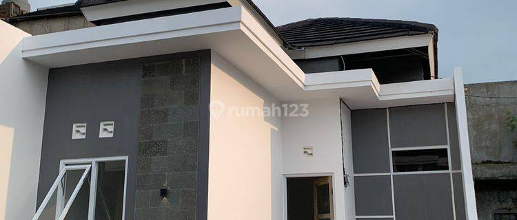 Rumah Dekat Pemkab Bandung Modern Minimalis  1