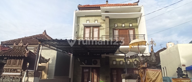 Furnished 4-Bedroom House in Batubulan Move-In Ready 1