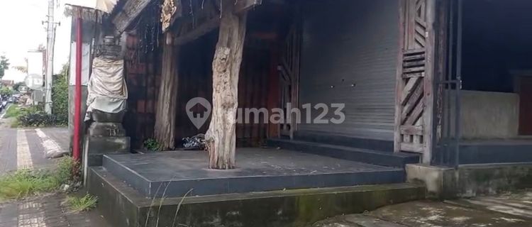 Store and Cafe for Rent on Teges Main Road Ubud Ready to Use 1