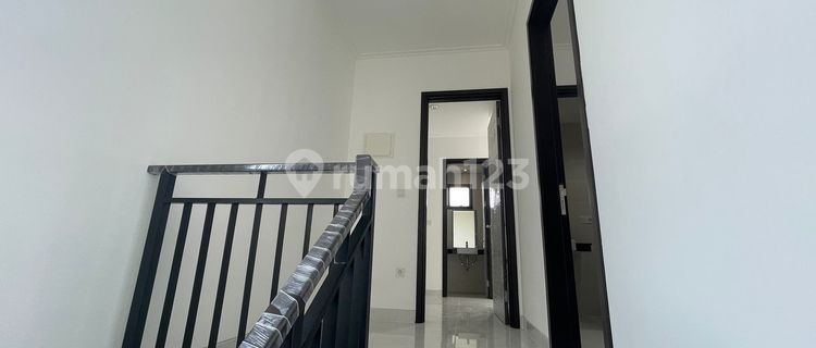 Disewakan Rumah Baru Golf Island Pik 3 Lantai Ukuran 5x15 1