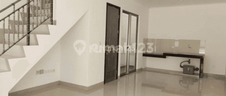 Disewakan Rumah Pik 2 Luas 4,5x12,5 Unfurnished Kondisi Bagus 1