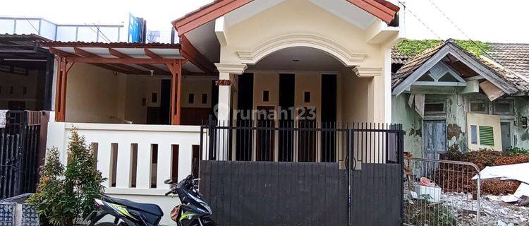 Dijual Cepat, Rumah Nyaman di Lokasi Taman Harapan Baru thb Bekasi 1