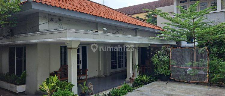 Dijual Rumah 2 Lantai , Lokasi Strategis Seberang Rs Carolus 1