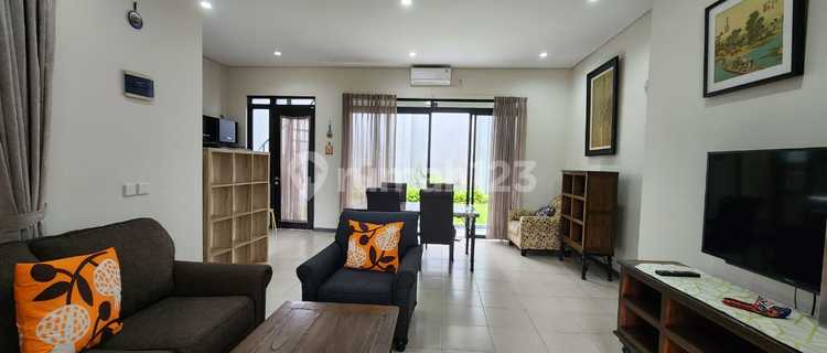 Disewakan Rumah Cantik Full Furnish di Kota Baru Parahyangan 1