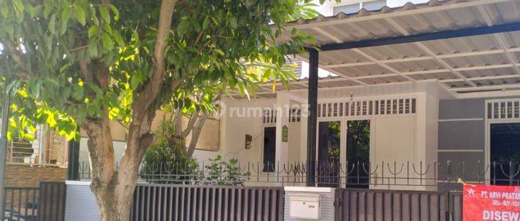 Disewakan Rumah Siap Huni Semi Furnished 105m² Di Kemang Pratama 1