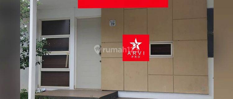 Dijual Rumah 2 Lt.  Shm Semi Furnish Di Cluster Grand Wisata Bks 1