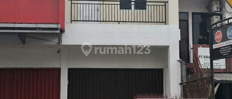 2.5-Story Shophouse in Pondok Kopi, East Jakarta 1