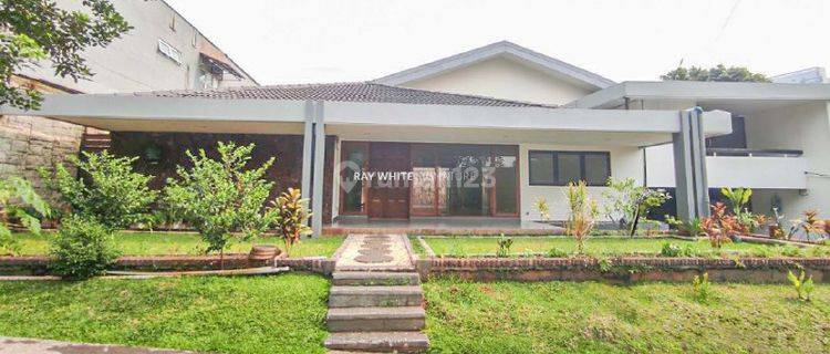 Rumah Mewah Nyaman di Jl Kemang Utara IV 1