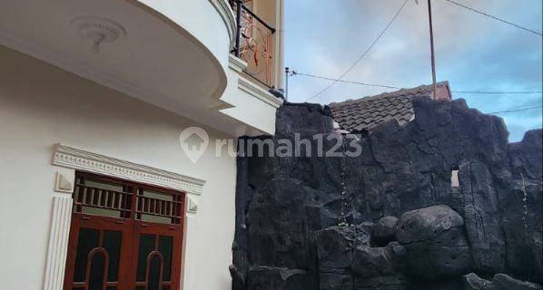 A Nice 2-Story House Ready to Occupy in Telukan Sukoharjo, 3 Minutes to Solo Baru 1