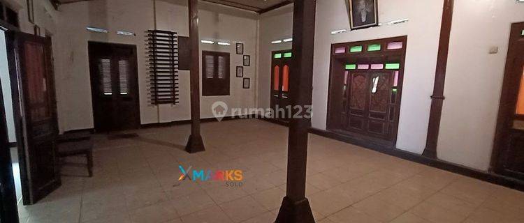 Rumah Klasik Dengan Vibes Joglo Jawa Cocok Untuk Usaha Kuliner 1