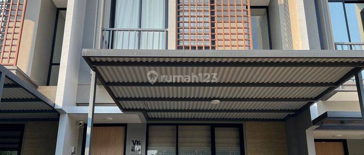 Dijual Rumah 2 Lantai Full Furnished di Legenda Wisata, Cibubur 1