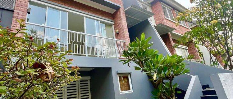 Disewakan Rumah Dalam Townhouse Area Strategis  1