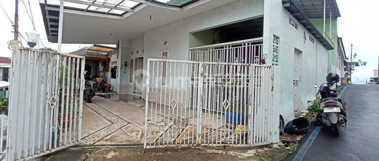 Di Jual Rumah Strategis Lokasi Di Jl. Sri Rejeki Raya No. 5, Gisikdrono, Semarang Barat, Kota Semarang, Jawa Tengah, Indonesia, 50149, Sri Rejeki 1