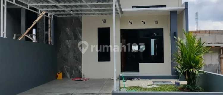 For Sale House with Certificate, Location in Pudak Payung Sejati, Banyumanik 1