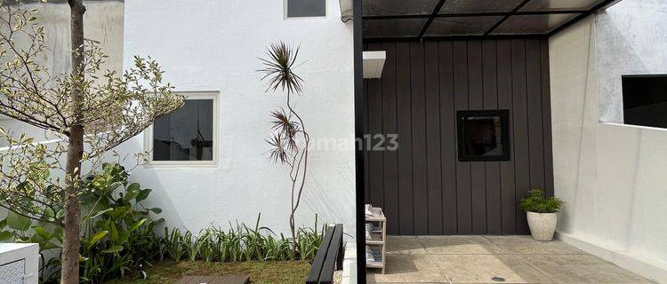 Rumah Modern Tambahan Mezzanin + Rooftop Pertama kali Di Sidoarjo Rumah di Banjarsari SHM Baru Selatan 1