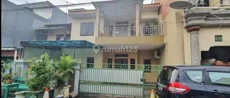 Dijual rumah siap huni strategis, lingkungan Moncokerto, Utan Kayu Selatan, Jakarta Timur
 1