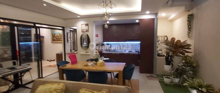 Dijual Rumah Minimalis Modern, Terawat, siap huni, Full Furnish, Aman dan Nyaman, Lokasi Kota Baru Parahyangan, Tatar Lokacitra 2 Lantai SHM Bagus 1