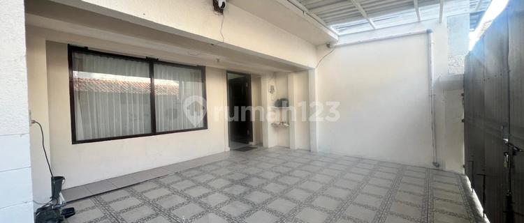 Rumah Tomang. 2 Lantai. 6X16. Jalan 2 Mobil. Siap Huni 1