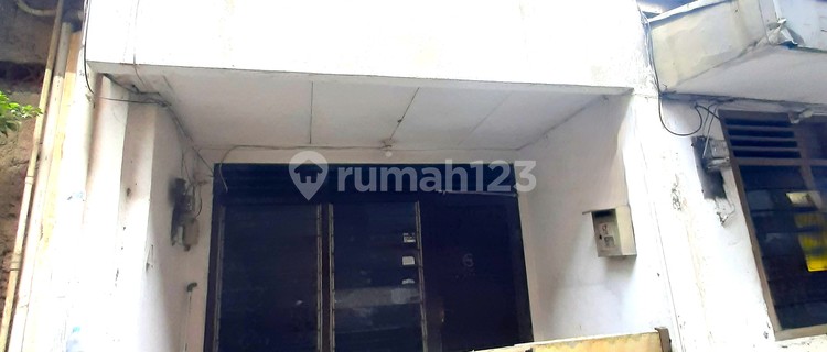 Cideng House. 2 Floors. 3x15. Car Accessible. 1