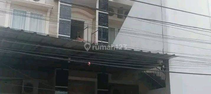 Kost 14 Kamar 3 Lantai SHM Kebon Kacang Tanah Abang, Jakarta Pusat 1