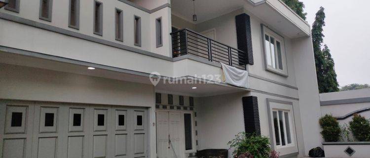 Rumah Mewah 2 Lt Dalam Town House . 50 Meter Dari Kemang Raya. Nego 1