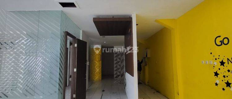 Disewakan Kantor Exclusive Siap Pakai Luas 240m2, 2,5 Lantai Parkiran Luas di Sayap Riau, Kota Bandung 1