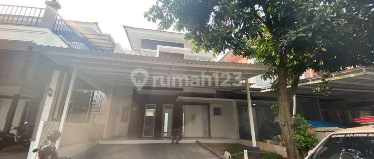Disewakan Rumah 2 Lantai 4+1 Kamar ,rapi Dan Siap Huni Ada Fasilitas Kolam Renang Dalam Cluster Grandwisata Bekasi 1