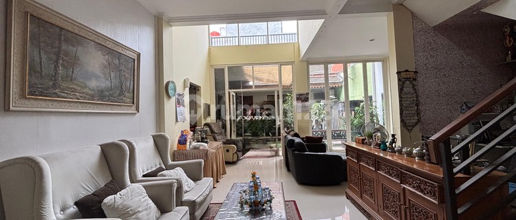 Dijual Rumah Grand Wisata 2 Lantai Siap Huni 5+1 Kamar Tidur, Luas Tanah 225m2, Semi Furnished, 20 meter dari Sekolah IPEKA dan Al-Azhar, Akses Langsung Tol Tambun Grand Wisata Bekasi  1