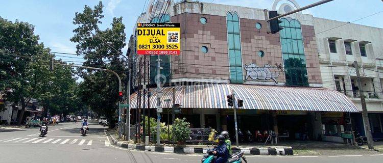 Dijual Ruko 4 Lantai Luas 400m2 Terawat Dan Siap Pakai Ex Showroom Motor,jalan Pungkur, Posisi di Hook Cocok Dijadikan Kantor Atau Tempat Usaha Terdapat Lift Barat 1 Km Dari Alun alun Bandung 1