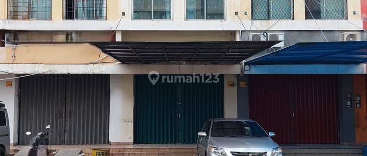 Dijual Ruko Cempaka Mas, Baru Renovasi Siap Pakai 3 Lantai Luas 162 m2, Lokasi Strategis  dikawasan Bisnis Jakarta Pusat cocok untuk Kantor, Toko, Gudang, hanya 1,4 KM ke Gerbang Tol Cempaka Putih Jakarta 1