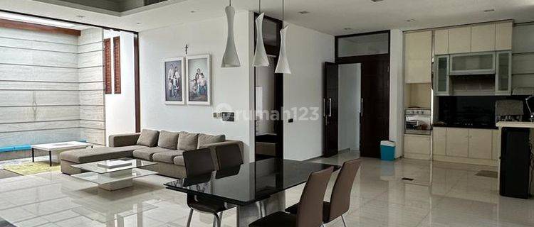 Disewakan Rumah 2 Lantai Siap Huni Full Furnished 3+1 Kamar Tidur, Luas 510 m2, Lokasi Strategis Pusat Kota Bandung, terdapat taman depan dan belakang Jalan Tirtayasa, Bandung Wetan 1