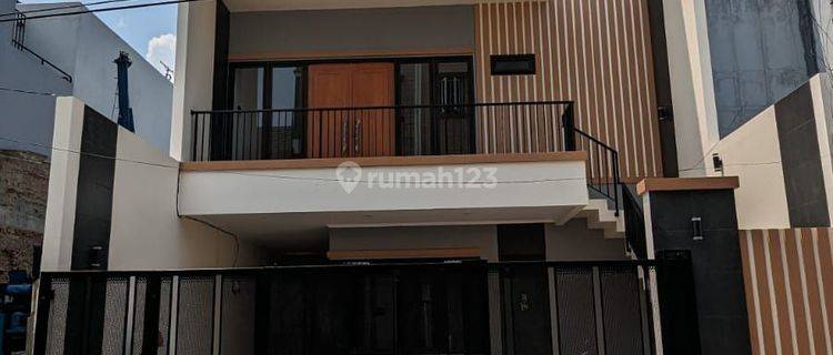 Rumah Brand New 3.5 Lantai, Muara Karang, Siap Huni, Bisa Kpr 1