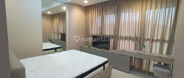 Apartemen Gold Coast, Pantai Indah Kapuk, Private Lift, Furnish 1