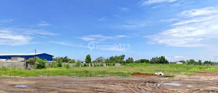 Disewakan tanah di inspek kanal Timur dekat Marunda center  1