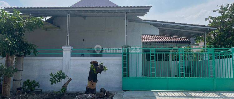 Disewakan Rumah di Boulevard Hijau, Medan Satria 1