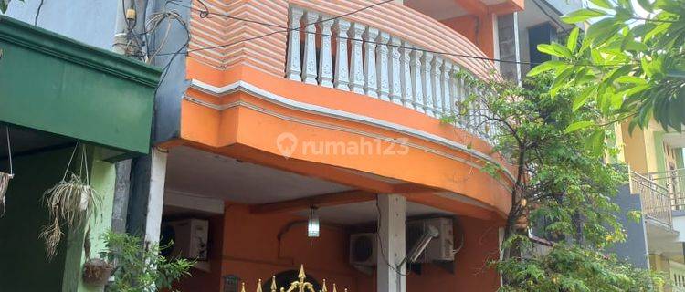 Disewakan Rumah 2 Lantai + Balkon Furnish di Pondok Ungu Permai Sektor V  1