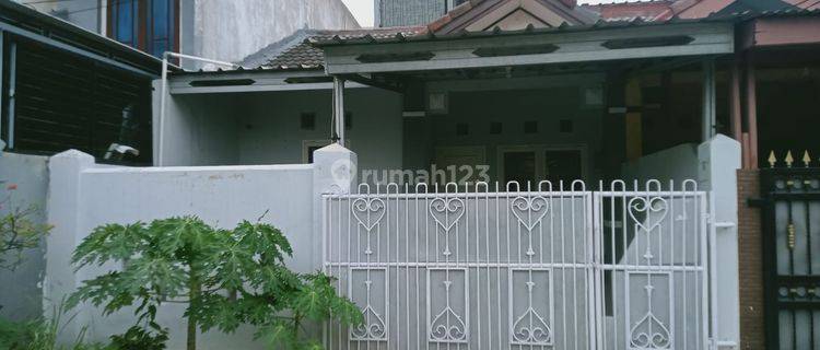 Disewakan Rumah Taman Harapan Baru Bekasi  1