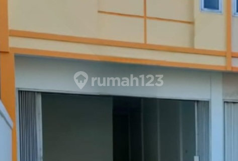 For Sale: Ready-to-Occupy Shop House in a Strategic Location 1