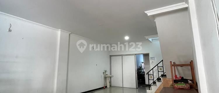 Disewakan Ruko Sentra Niaga 3 Lantai Siap Pakai di Bulevar Hijau Raya, Bekasi. 1