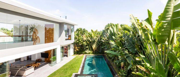 Elegant 5 Bedroom Villa With Private Pool And Rooftop For Daily Monthly Rental In Canggu 1