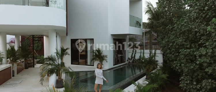 Stunning 5 Bedroom River Villa With Ocean Views In Pererenan 1