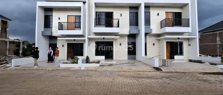 Beli Hunian Terasa Villa Cluster View Pegunungan 1