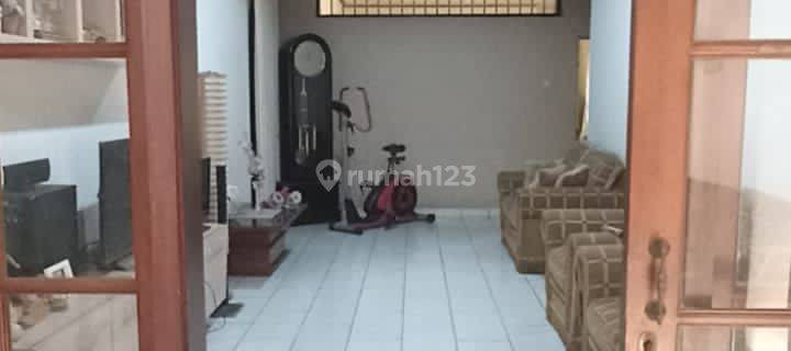 Rumah Usaha Tengah Kota 2 Lantai Shm Bagus 1