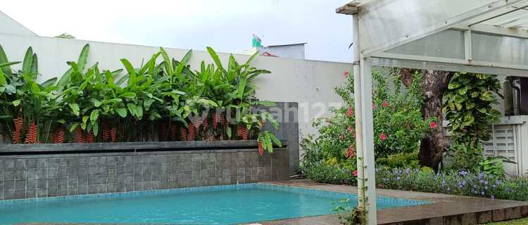 Rumah Bagus Di Kuningan Ada Kolam Renang 1
