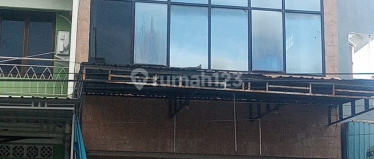 FOR RENT: HIGHLY STRATEGIC SHOP HOUSE IN KUANINO BUSINESS AREA, KUPANG CITY, NTT 1