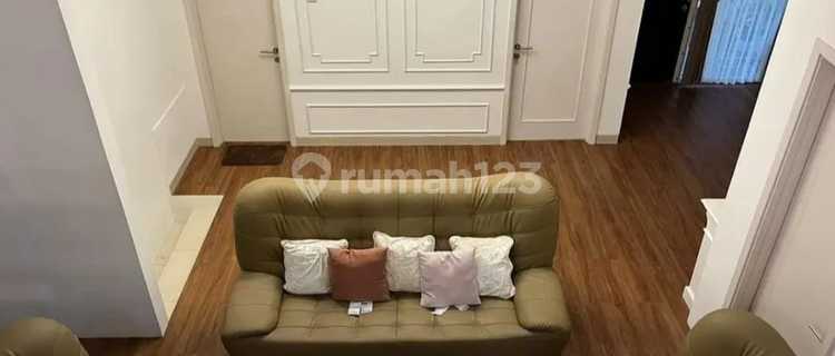 House with Water Heater and Kitchen Set in Bintaro, Tangsel 1