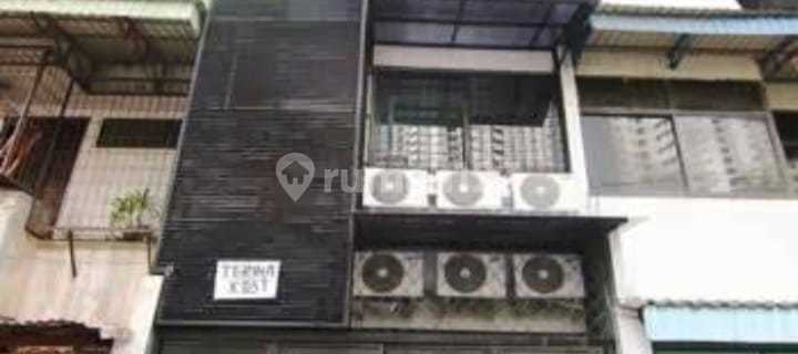 Active 3-Storey Shop House Rental, Near Glodok, Central Jakarta City 1