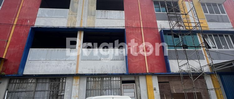 Shop house in a WAREHOUSE COMPLEX 1